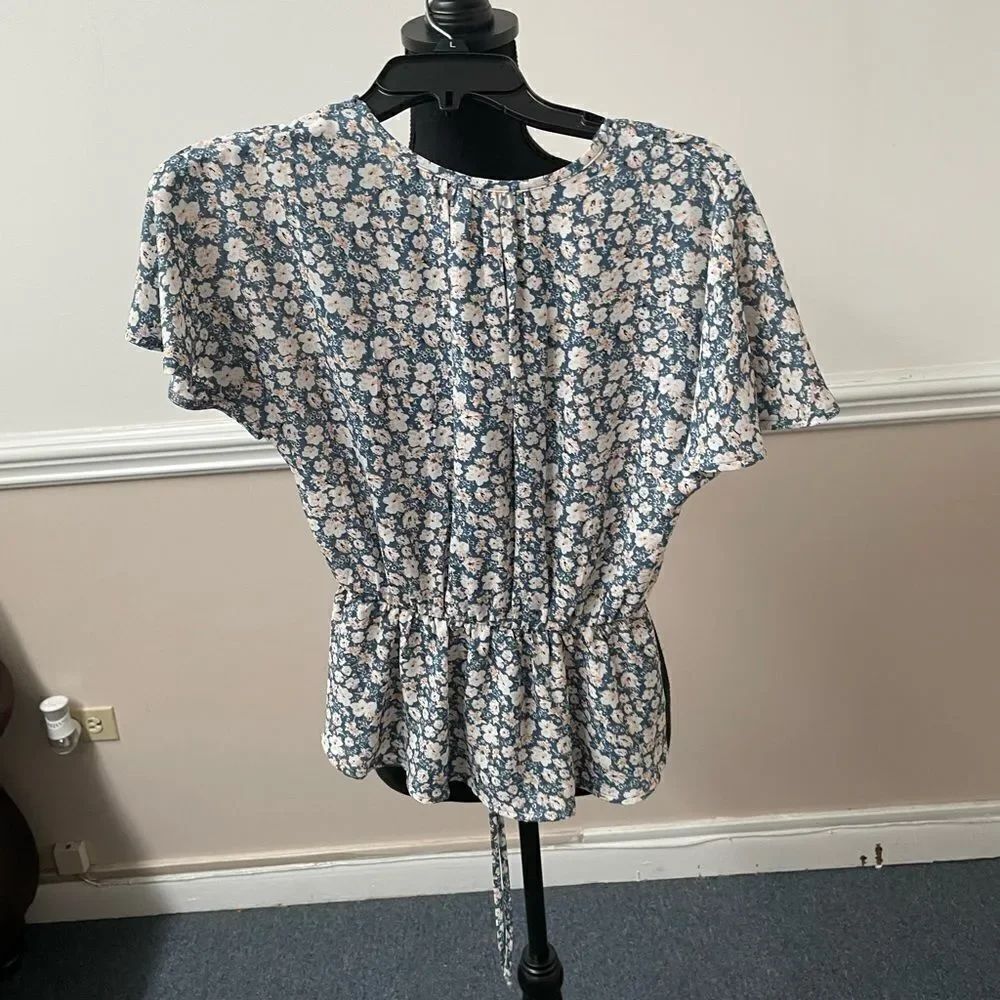 Sienna Sky Wrap Floral Blouse - Picture 3 of 4